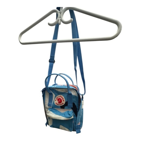Fjallraven Kanken Art Sling - Picture 1 of 8